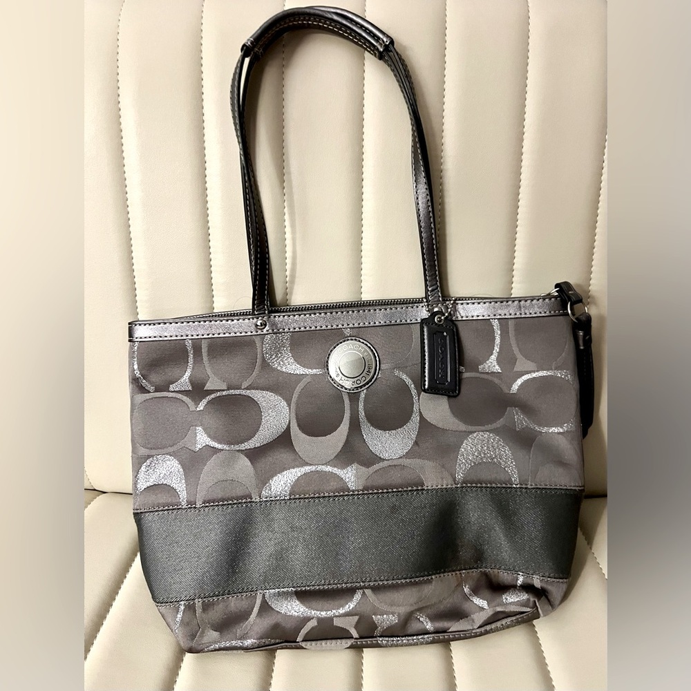 Authentic Silver coach purse- glitter C pattern with pink interior